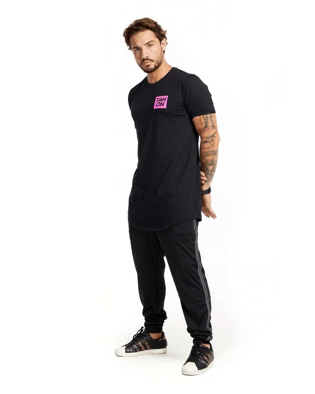 Camiseta Long Tah On Neon Preta - Tah On